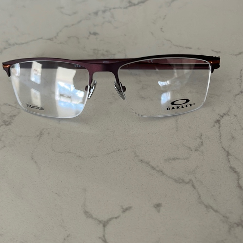 Men’s Oakley Tie Bar Without Prescription Glasses